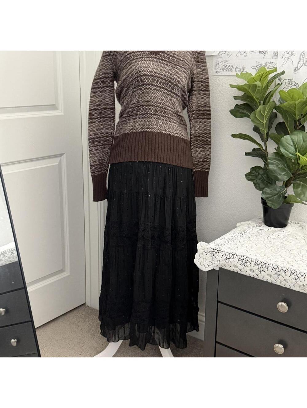 Black maxi skirt with lace and sequin